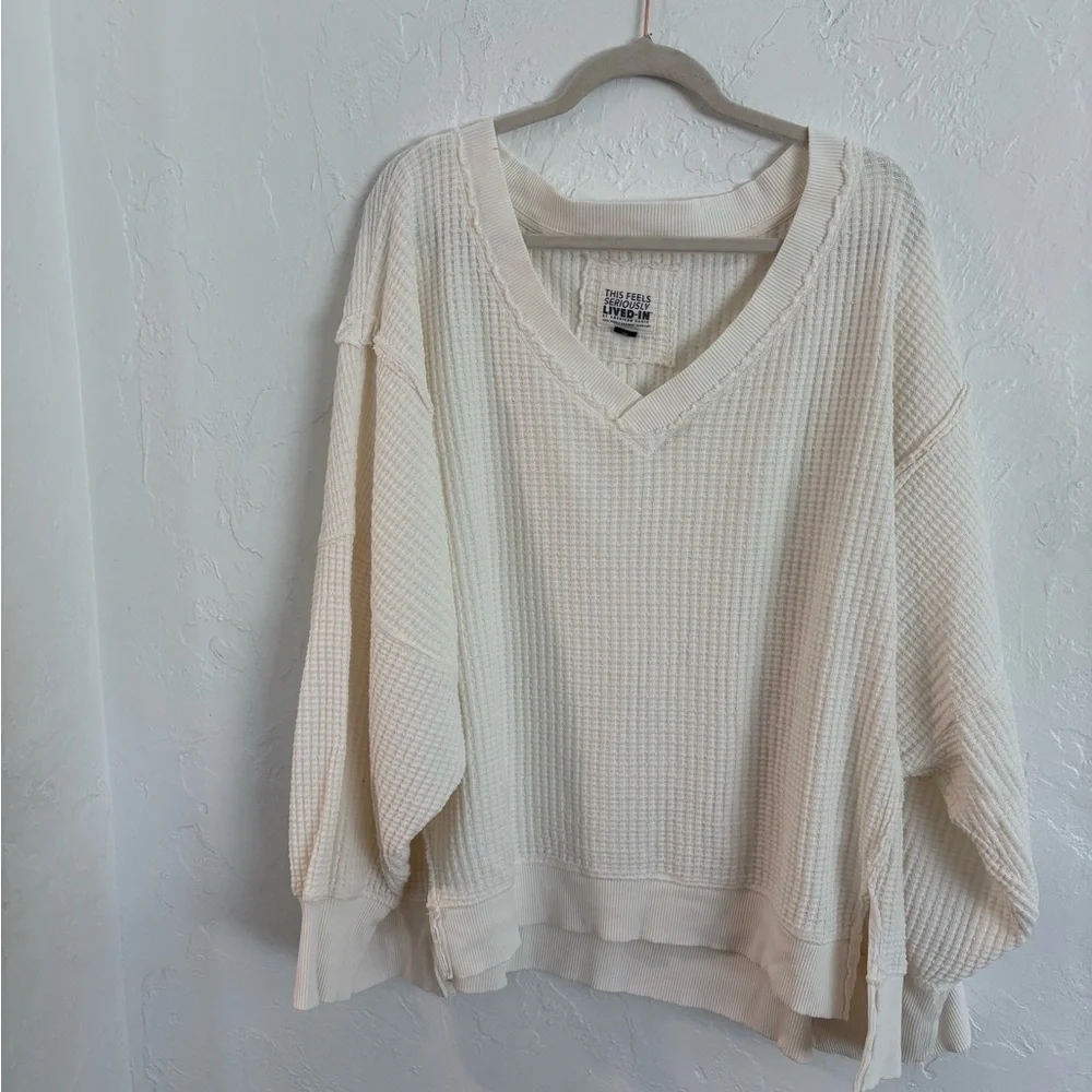 American Eagle Outfitters Cream V-Neck Sweater - Picture 6 of 6